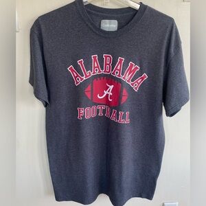 Captivating Men L Alabama Crimson Tide Football Graphic T-Shirt